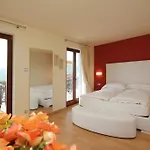 La Fenice E Sole Tremosine